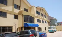 Ampomaah Hotel Hotels near Lancaster University Ghana