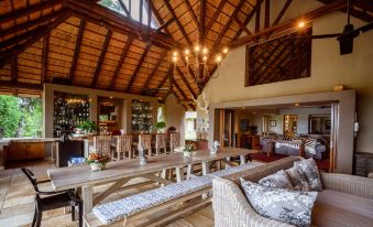 Khaya Ndlovu Safari Manor