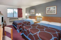 Super 8 by Wyndham Salmon Arm Hôtels à : Salmon Arm