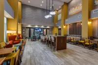 Hampton Inn & Suites Wichita/Airport - Parkplatz