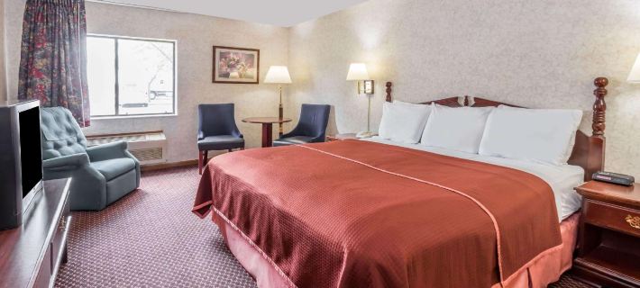 Howard Johnson by Wyndham Manteno Hotels in Kankakee County