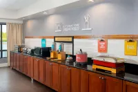 Hampton Inn Bonita Springs/Naples-North - Breakfast