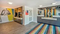 Motel 6 Louisville, KY - Airport - Fair Expo - Pysäköinti