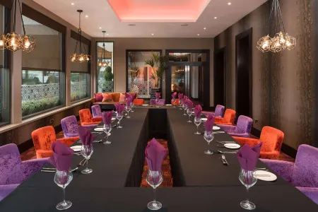 Carlton Hotel Отели в г. Монктон