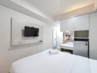 Warm and Cozy Style Studio Room at Paltrow City Apartment Hotel dekat Lapangan Mardi Soenarto
