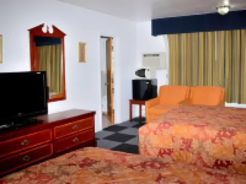 The Cardinal Inn Hotels in Luray