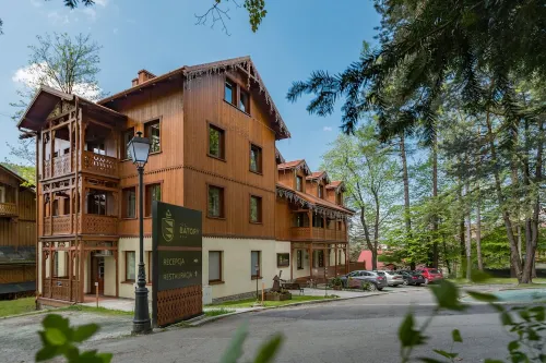 Hotel Batory - parking