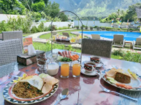 Zoé’s Paradise Waterfront Hotel Hoteles en Simanindo