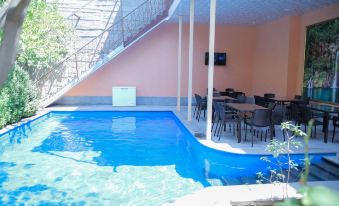 Red Hotel Yerevan - Housity