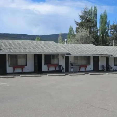 Lakeside Motel