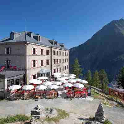 Refuge du Montenvers Hotel Exterior