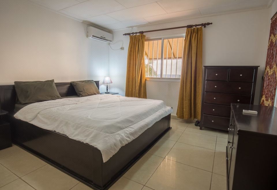Atlantis Beach Hotel - Housity