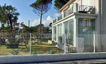Apartment with 2 Rooms in Cannes, with Wonderful Sea View, Enclosed GA