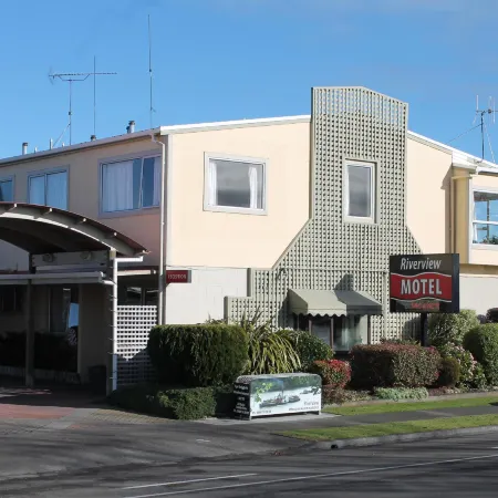 Riverview Motel