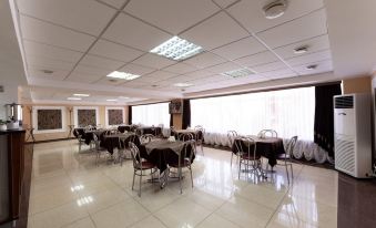 Yaik Hotel