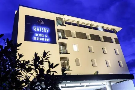 Hotel Gatsby by HappyCulture