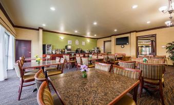 SureStay Plus Hotel by Best Western San Antonio SeaWorld - Housity