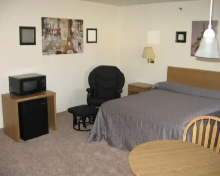 Little Bear Motel Hotels in Green River