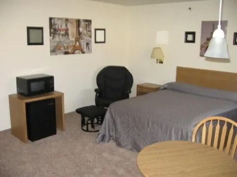 Little Bear Motel Hotels in Green River