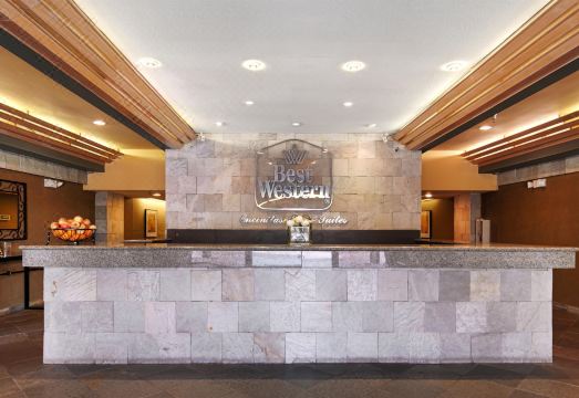 4. 더 엔시니탄 호..