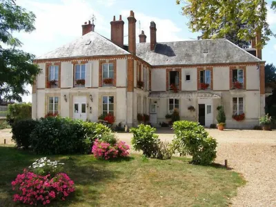 Hotel la Villa des Bordes Hotel di Clery-Saint-Andre