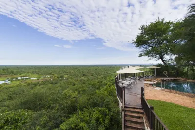 Victoria Falls Safari Lodge Hotele w: Victoria Falls