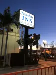 Travelers Inn فنادق في لاوندالي