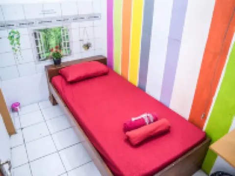 Simplycity Hostel Syariah Hotels in Andir