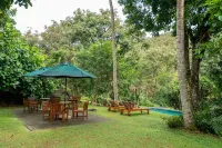 Glenross Living - A Collection of 7 Private Pool Villas and 3 Colonial Suites Hotels in Neboda