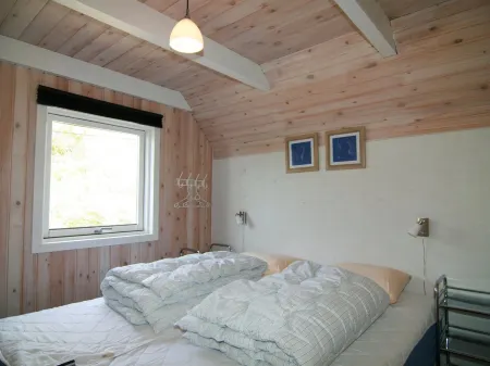 "Sys" - 500m from the Sea