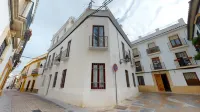 Hotel Boutique Suite Generis, Premiado El Hotel más Acogedor de España - parking