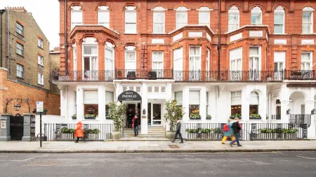 Hotel Indigo London Kensington Отели рядом с достопримечательностью «Brixton Windmill»