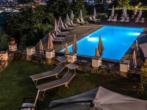Tenuta Guinigi Antico Borgo di Matraia - Exclusive Holidays Apartments & Pool