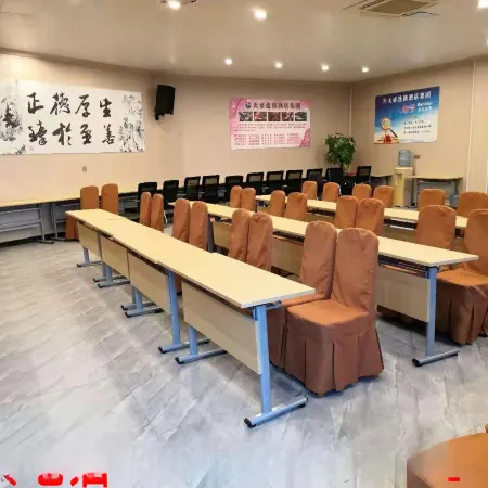 Huangting Holiday Hotel
