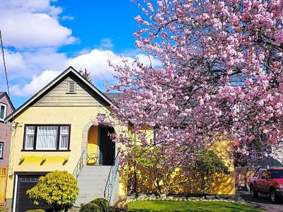 James Bay Inn Hotel, Suites & Cottage