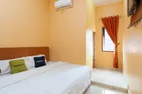 Urbanview Hotel Nisura Homestay Medan by RedDoorz Hotel dekat Institut Kesehatan Deli Husada Deli Tua