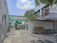 RedDoorz Syariah Near Rsud Karawang 2 Hotels in Sukaharja