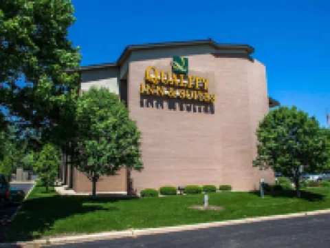 Quality Inn & Suites Hotels in Peoria