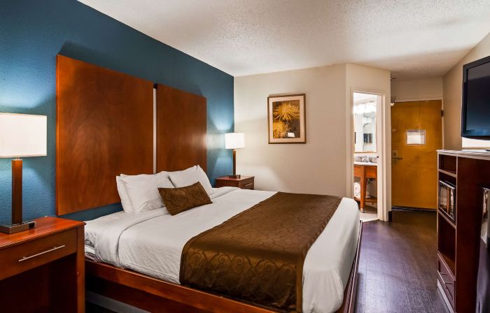 Best Western Plus Richmond Airport Hotel