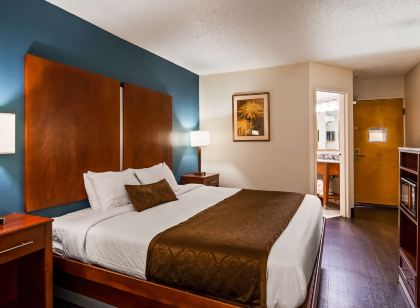 Best Western Plus Richmond Airport Hotel