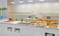 NH Ciudad de Zaragoza - sarapan