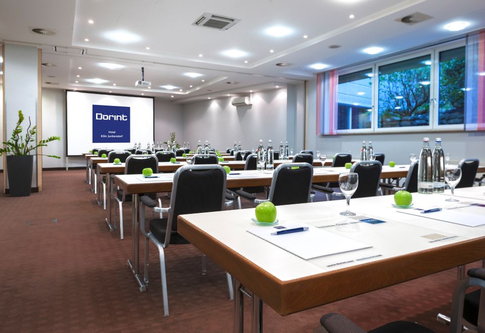 Dorint Hotel Koeln-Junkersdorf Over view