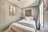 Cozy Livingston House w/ Fenced Yard + Patio! - parking