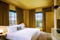 Hotel Genevieve Hotel dekat Kentucky Exposition Center