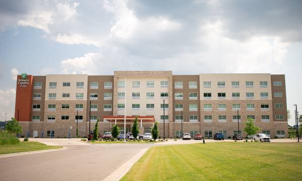 Holiday Inn Express & Suites Onalaska - LA Crosse Area by IHG