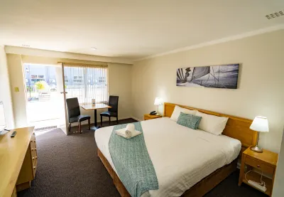 Hospitality Esperance, SureStay Collection by Best Western Hotel in zona Esperance Whale Tail