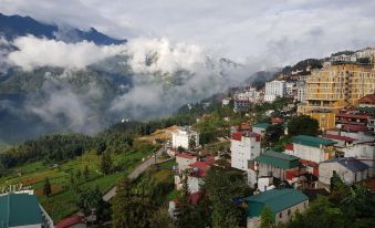 Eden Mountain View Hotel