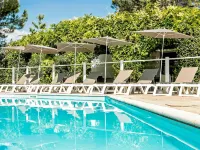 Ibis Nîmes Ouest - piscina
