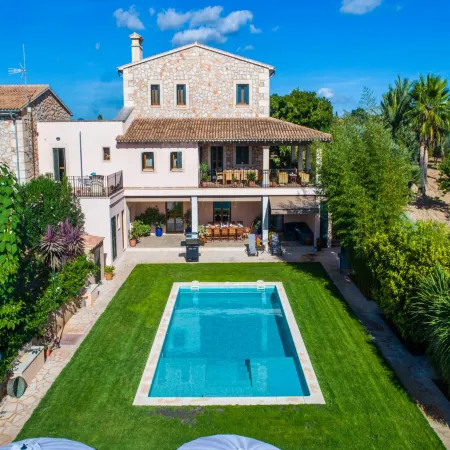 Can Corem de Son Moix - Luxurious 6-Bedroom Villa Just 10 Minutes from the Beach