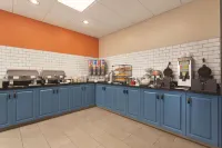 Country Inn & Suites by Radisson, Grand Rapids East, MI - Breakfast